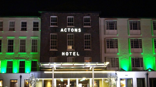 Actons - exterior