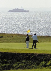 couple-on-green