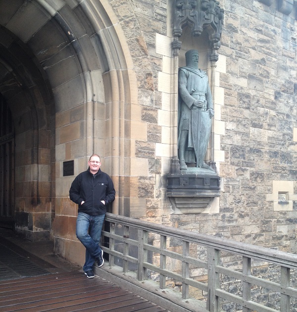 PerryGolf's Gary Sheppard with William Wallace at Edinburgh Castle