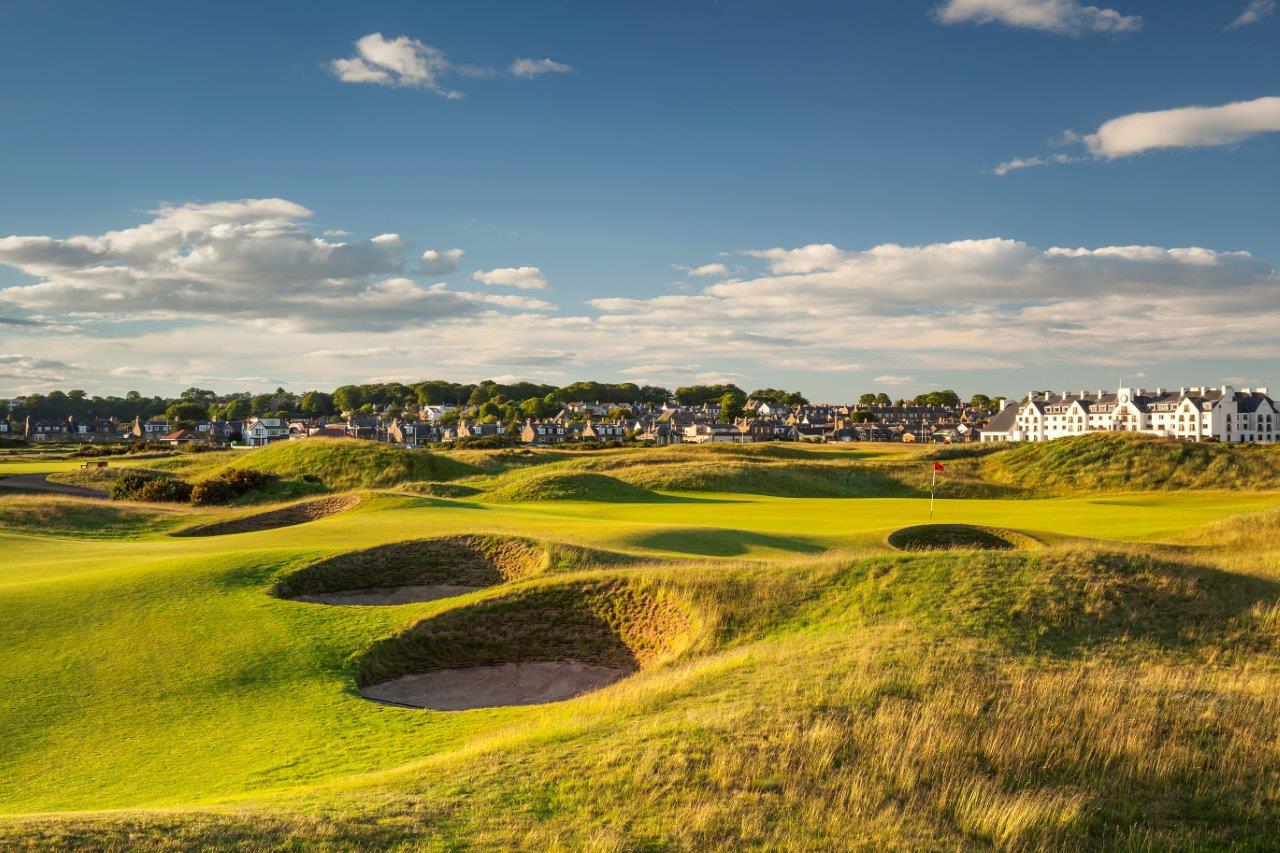 CARNOUSTIE GOLF LINKS: CARNOUSTIE, SCOTLAND