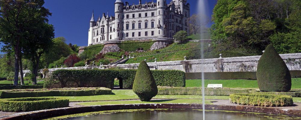 dunrobin castle shutterstock_79831636.jpg