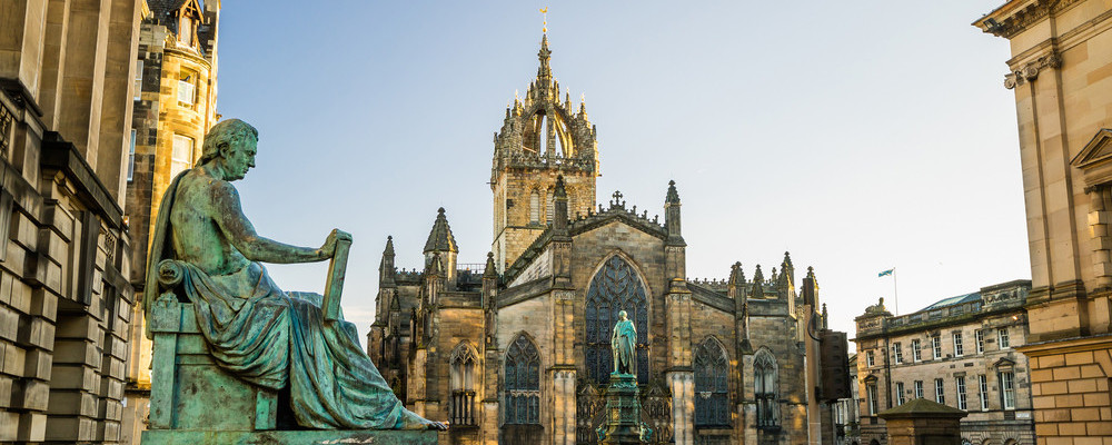 Royal Mile, Edinburgh, Scotland shutterstock_37987