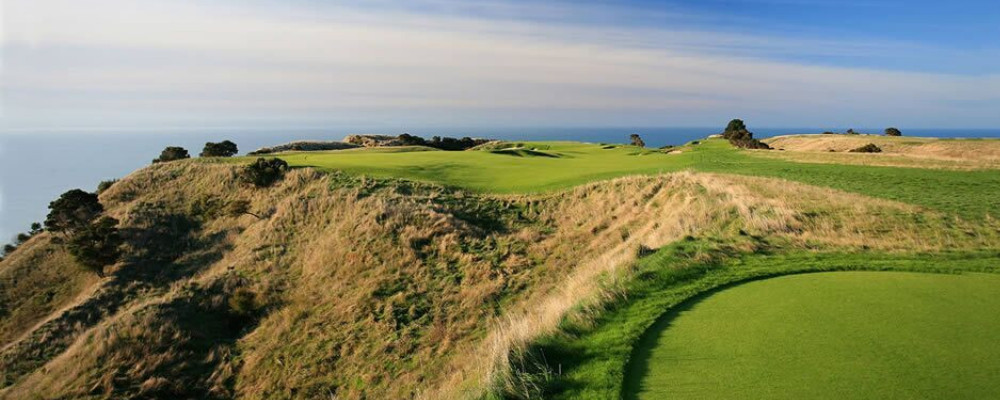 Cape Kidnappers by Gary Lisbon