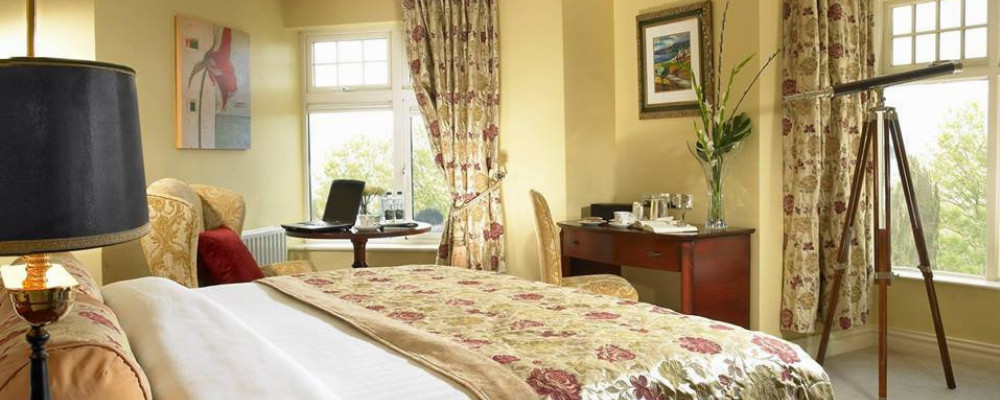 Randles Hotel - bedroom 