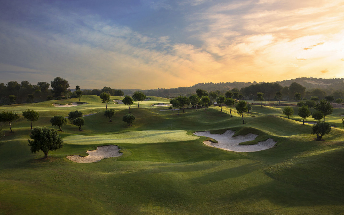 Las Colinas Golf & Country Club