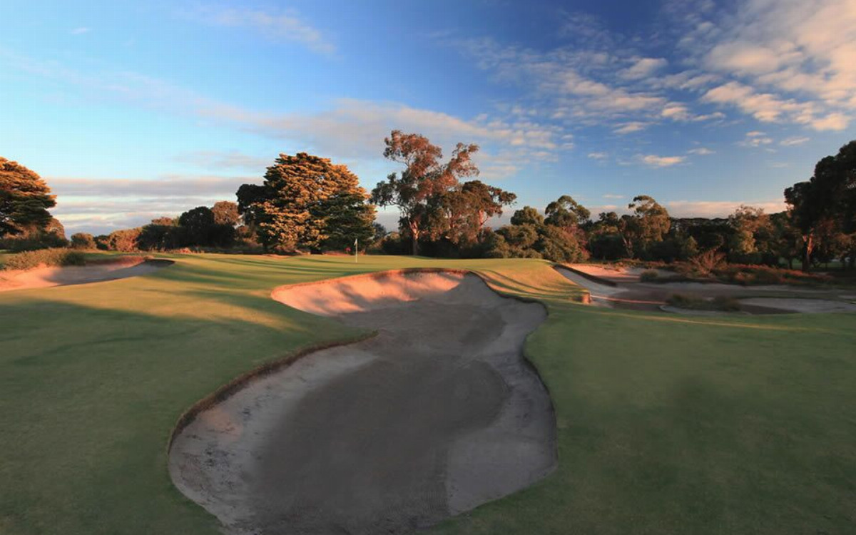 Victoria Golf Club by Gary Lisbon