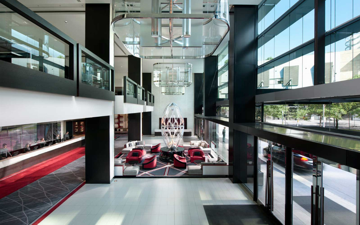 Crown Promenade - Lobby