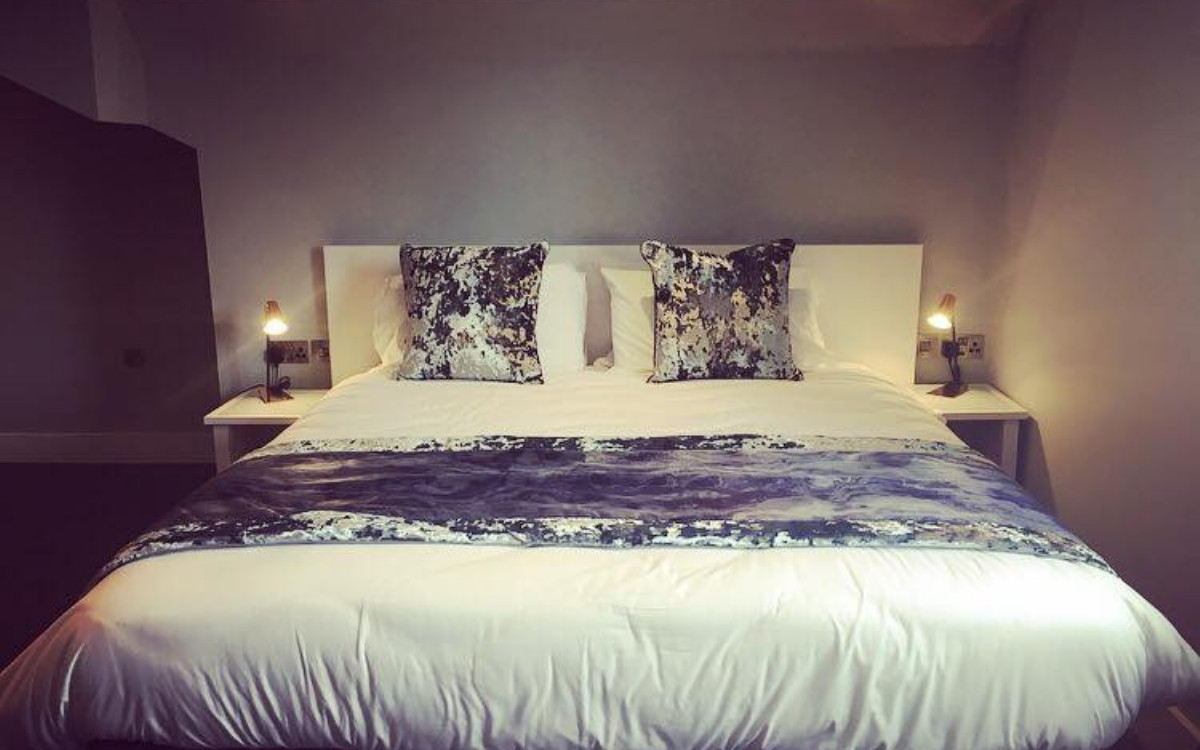 Formby Hall - bedroom