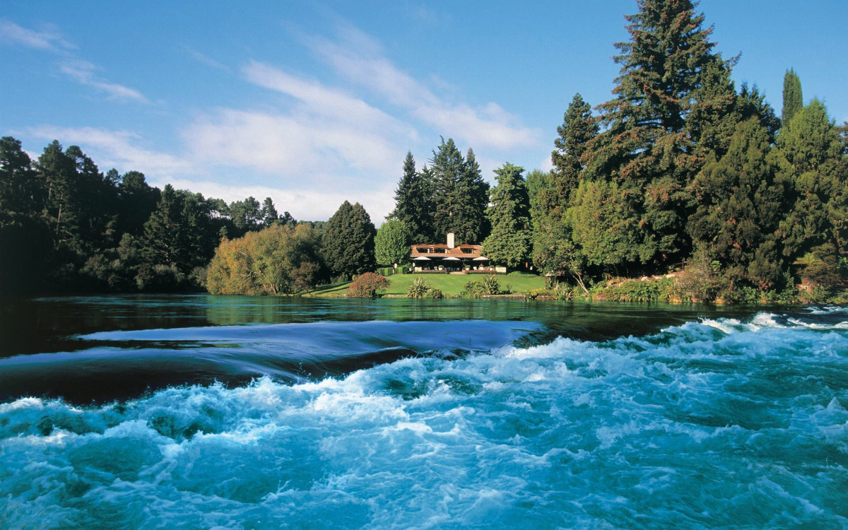 Huka Lodge - exterior 