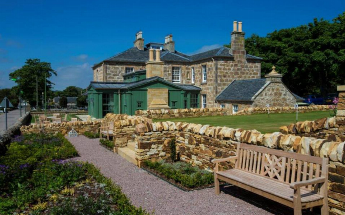 Links House RD - Exterior 