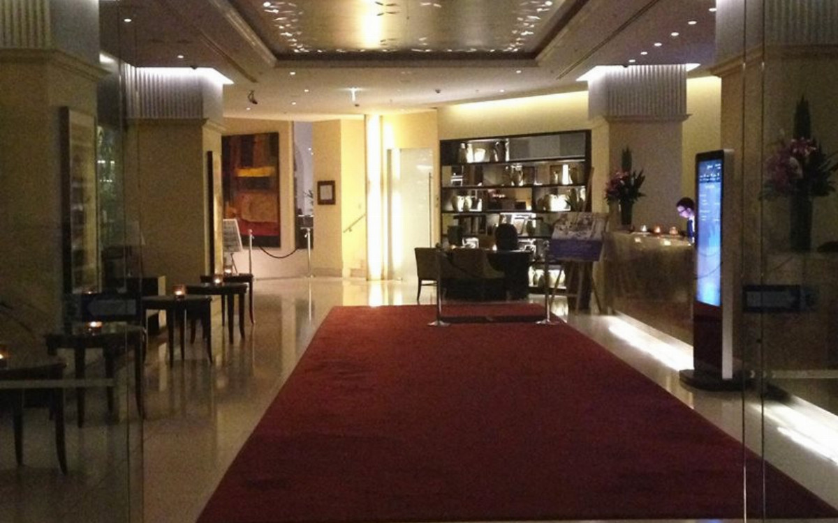 Radisson Plaza Sydney - interior